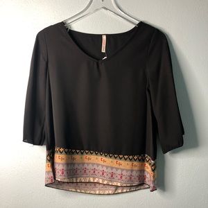 🌸 Boutique | black top with colored trim